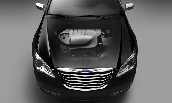 Sebring je mrtav, živeo Chrysler 200!