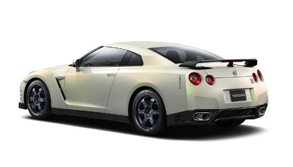 Unapređen Nissan GT-R za 2011. godinu