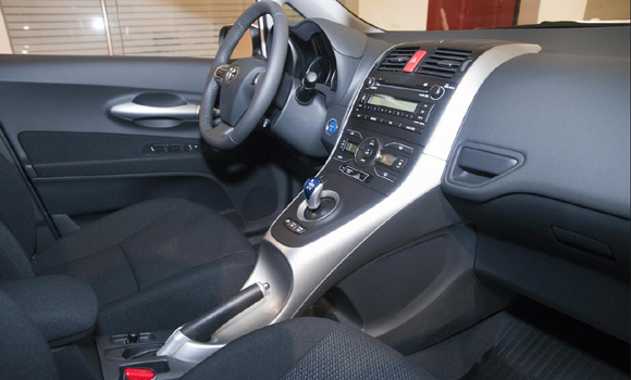 Toyota Auris Hybrid stigla u Srbiju, cene poznate!