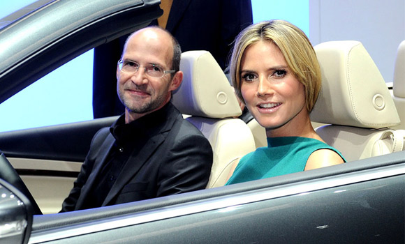Los Angeles Auto Show - Heidi Klum i VW Eos 2011
