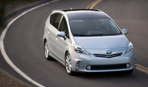 Video: Toyota Prius V –Hibridni MPV u pokretu