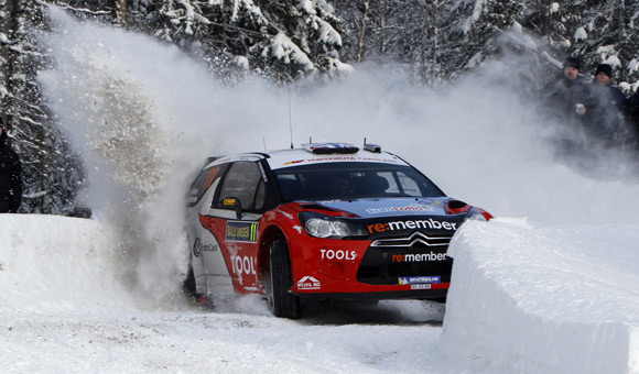 Rally Sweden 2011 - Hirvonen vodi, na scenu stupa taktika