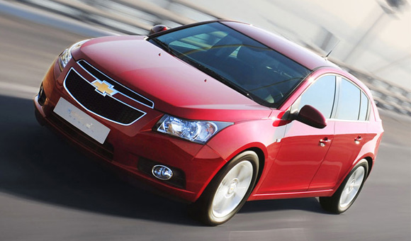 Chevrolet Cruze hatchback: Pet vrata i 400 litara