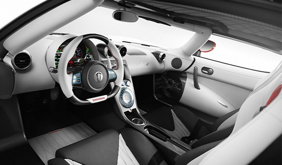 Ženeva 2011 - Koenigsegg Agera R