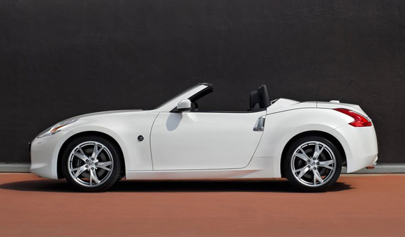 Nissan 370Z i 370Z Roadster: Modernizacija za 2011. godinu
