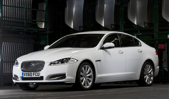 Video: Jaguar XF 2012