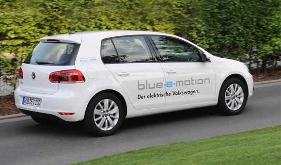 Električni VW Golf blue-e-motion na ulicama Wolfsburga