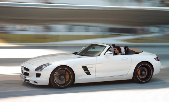 Mercedes-Benz SLS AMG Roadster: leti i bez krila