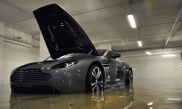 Nekoliko egzotičnih automobila završili u vodi