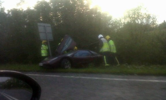 Rowan Atkinson slupao McLaren F1!