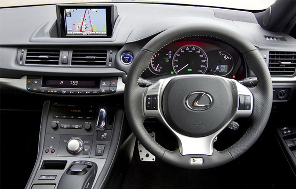 Lexus CT 200h (2012): Paket F Sport i novi sistemi