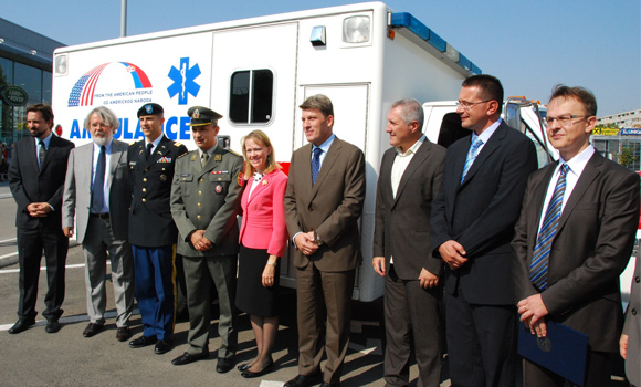 Američka ambasada i Grand Motors donirali vozila za hitnu pomoć