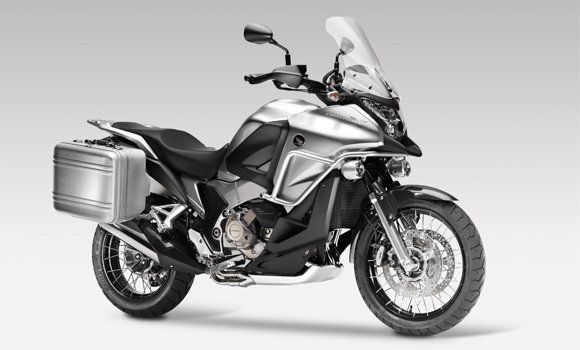 Honda potvrdila predstavljanje novog motocikla Crosstourer