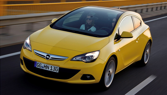 Opel Astra GTC: Panoramski vetrobran za nove perspektive