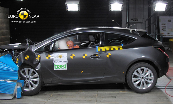 Pet Euro NCAP zvezdica za Opel Zafiru Tourer i Astru GTC