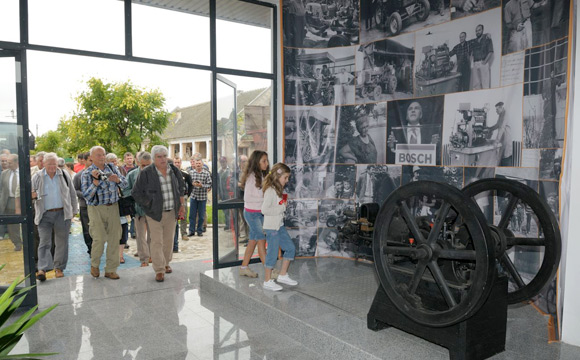 Bosch dizel centar u Srbiji otvorio  Muzej traktora i poljoprivrednih mašina 