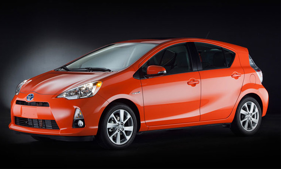 Toyota Prius C: Prve fotografije i informacije + VIDEO