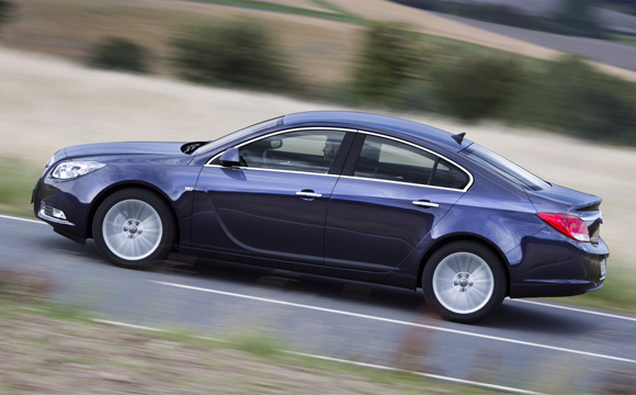 Opel Insignia: Ekskluzivna tehnologija sekvencijalnog bi-turbo motora