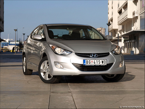 Testirali smo: Hyundai Elantra 1.6 MPI