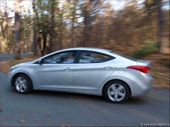 Testirali smo: Hyundai Elantra 1.6 MPI