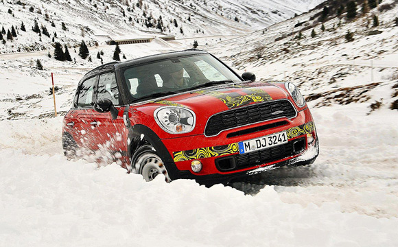 Mini Countryman JCW: Prve zvanične fotografije