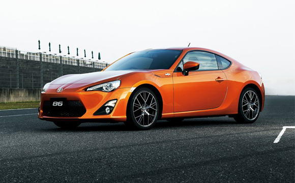 Video: Toyota GT 86 vs. Toyota Sports 800