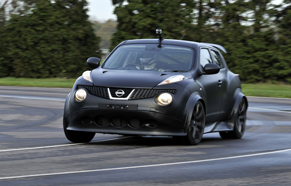 Nissan Juke-R: Iz mesta do 100 km/h za 3,7 s!
