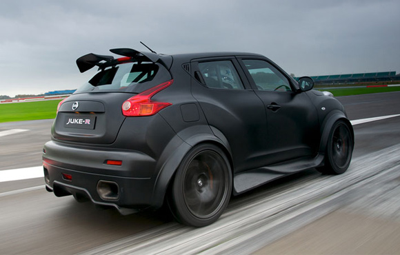 Nissan Juke-R: Iz mesta do 100 km/h za 3,7 s!