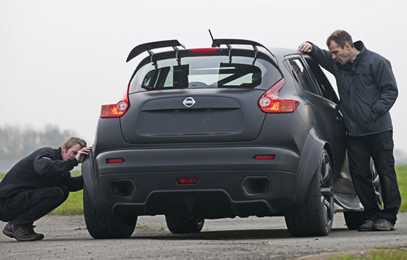 Nissan Juke-R: Iz mesta do 100 km/h za 3,7 s!