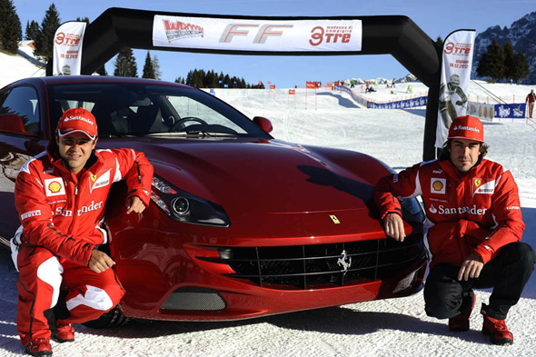 Video: Ferrari FF – Slalom na snegu sa Alonsom i Massom