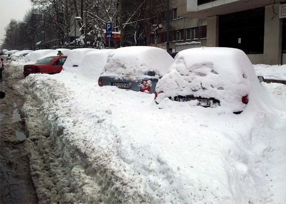 Automobili pod snegom u Beogradu - Foto izveštaj