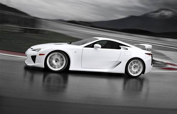 Video: Alex Wurz vozi Lexus LFA