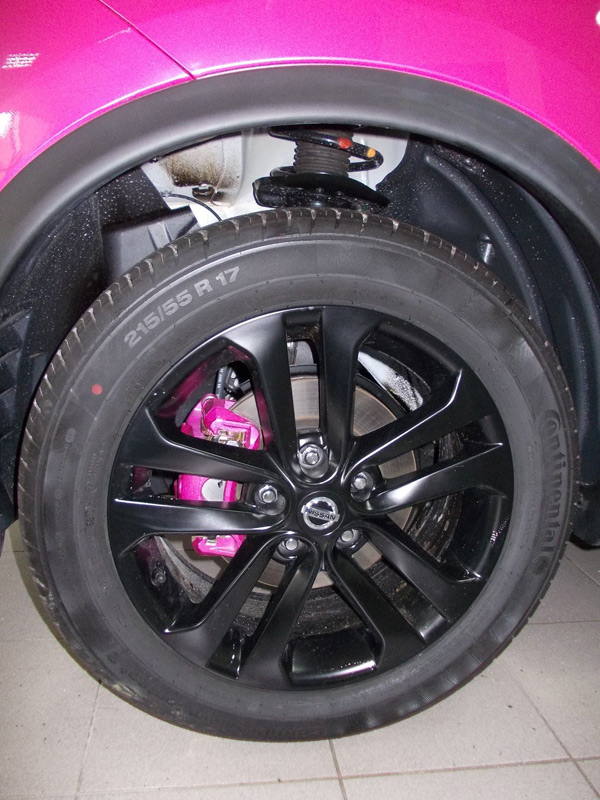 Nissan-LF Auto Centar: Nissanovo pink iznenađenje