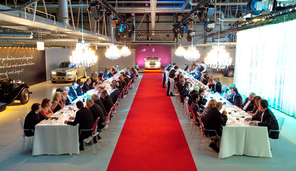 Rolls-Royce pozvao kupce na večeru - u proizvodnu halu!