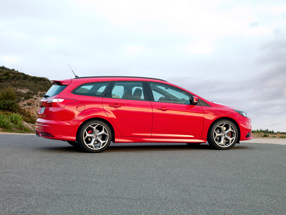Novi Ford Focus ST ističe performanse, upravljivost, uglađenost, stil