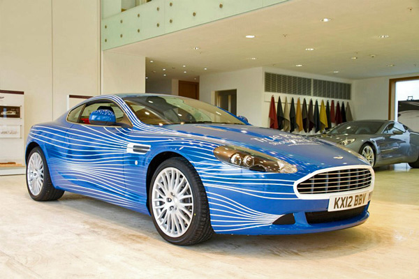 Aston Martin DB9 1M - Čestitka za milion fanova na Facebooku
