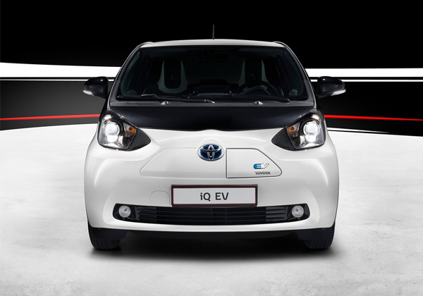 Sajam automobila u Parizu: Toyota iQ EV