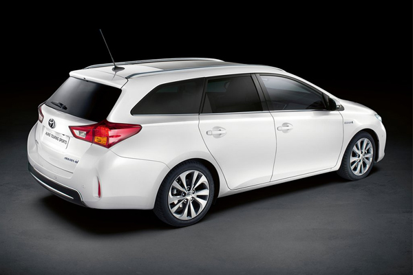 Sajam u Parizu 2012 - Novi Auris Touring Sports