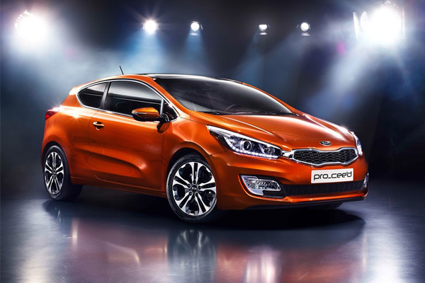 Kia Pro_Cee’d 2013: Nova generacija na prvom videu