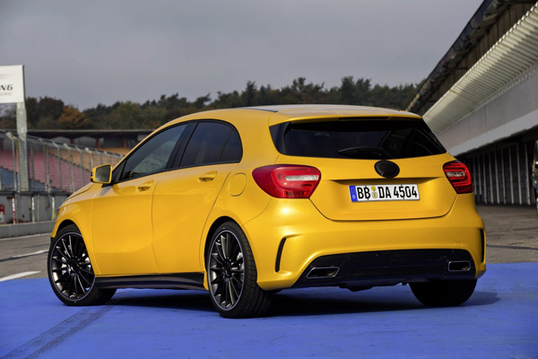 Mercedes-Benz A 45 AMG - Otkrivanje se nastavlja Mercedes-Benz A 45 AMG - Otkrivanje se nastavlja
