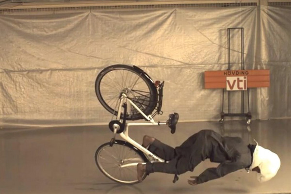 Kako funkcioniše vratni airbag za bicikliste (foto + video)