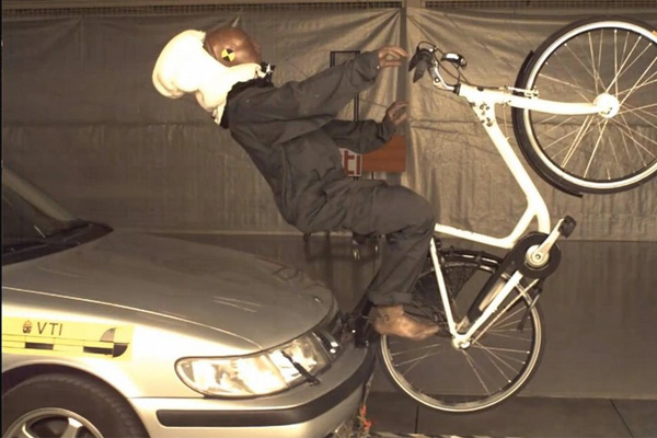 Kako funkcioniše vratni airbag za bicikliste (foto + video)