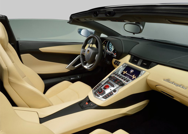 Lamborghini Aventador LP 700-4 Roadster - Prve fotografije i info
