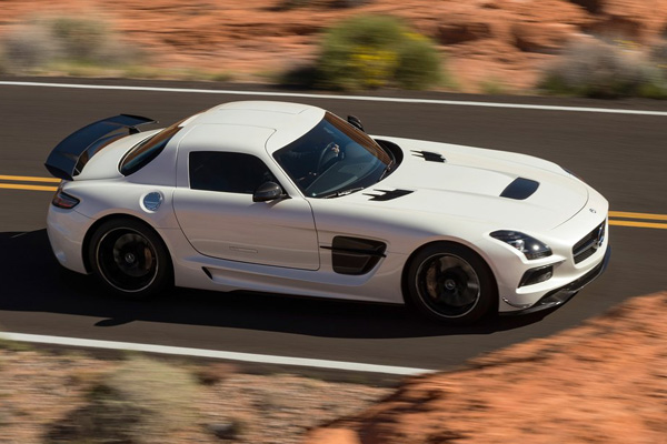 Mercedes-Benz SLS AMG Black Series na prvom videu