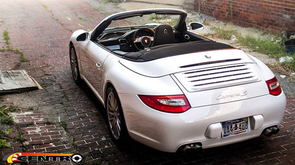 Tjuning: Porsche Carrera S sa volanom u sredini