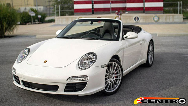 Tjuning: Porsche Carrera S sa volanom u sredini