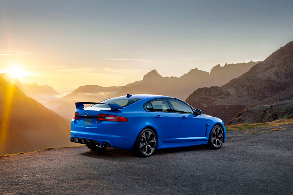Jaguar XFR-S je tu!
