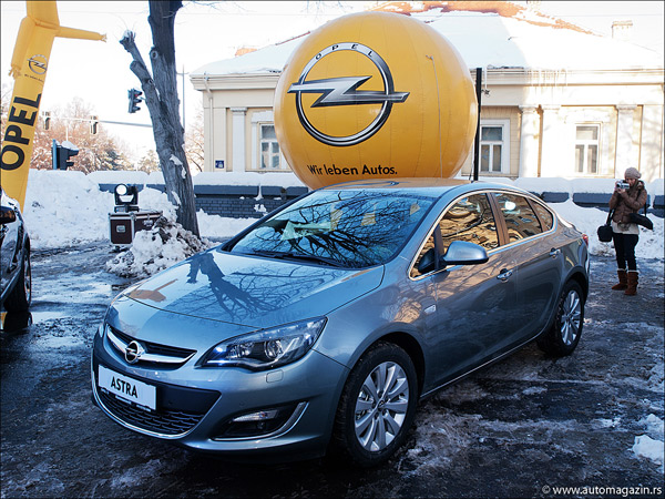 Dve Opelove premijere: Mokka i Astra sedan stigle na domaće tržište