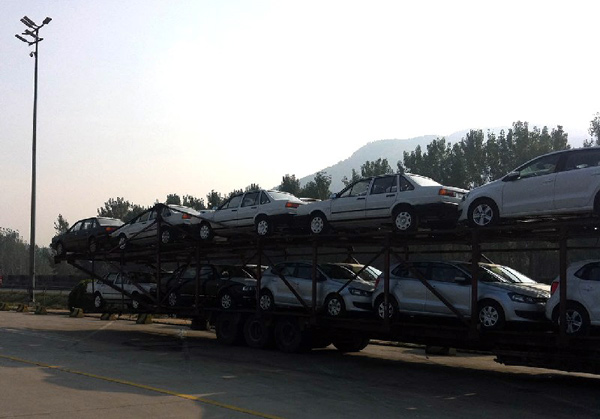 To može samo u Kini: 26 Volkswagena na jednom kamionu