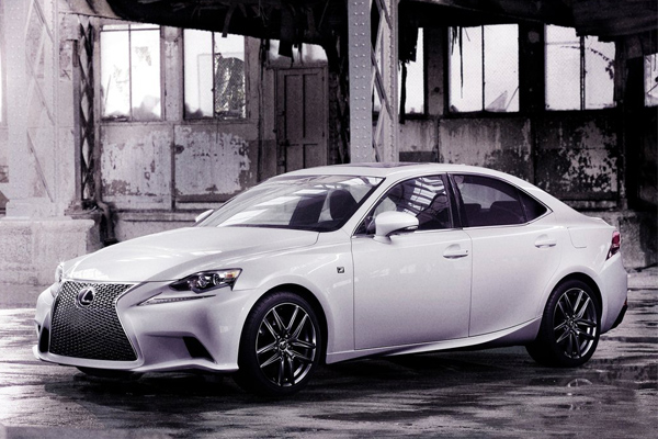 Lexus IS: Treća generacija na prvim fotografijama